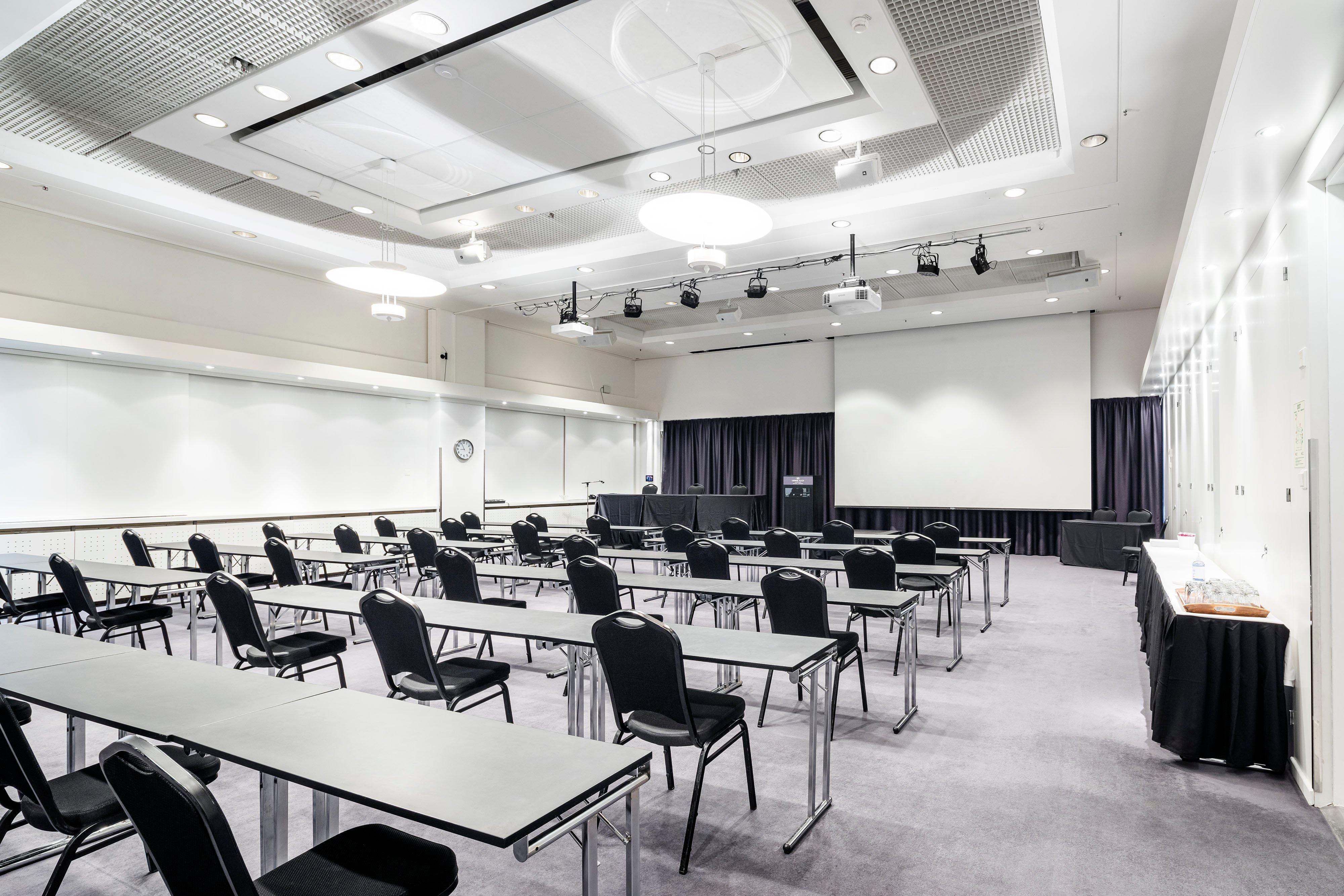 Crowne Plaza - Hesperia By Ihg Hotel 4*